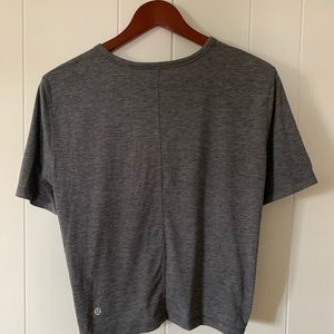 Lululemon crop top with front knot (EUC)